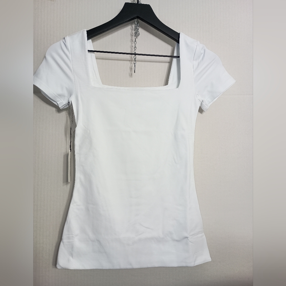 Original Contour Squareneck Hip T-shirtSecond-skin squareneck tee